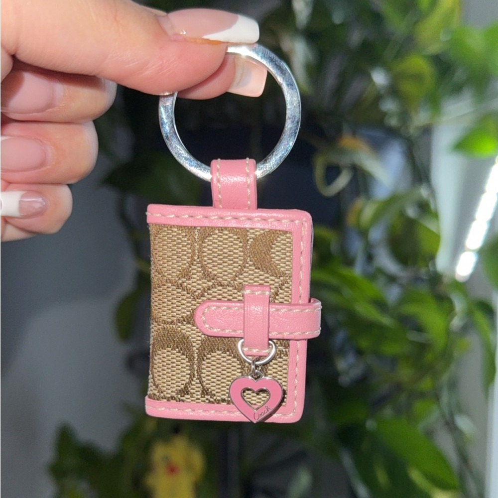 Coach pink photo key Charm SOLD🚨